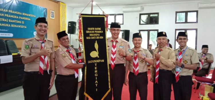 Gugusdepan 08-001 dan 08-002 Universitas Riau mendapatkan Pramuka Tergiat Pertama Kwarran Binawidya Kota Pekanbaru