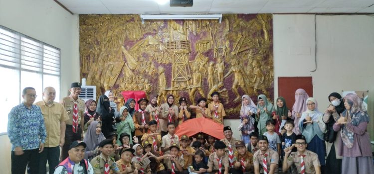 Pramuka Siaga dan Penggalang Gugusdepan 08-001 dan 08-002 Universitas Riau melakukan One Day Tour Kwarda Riau